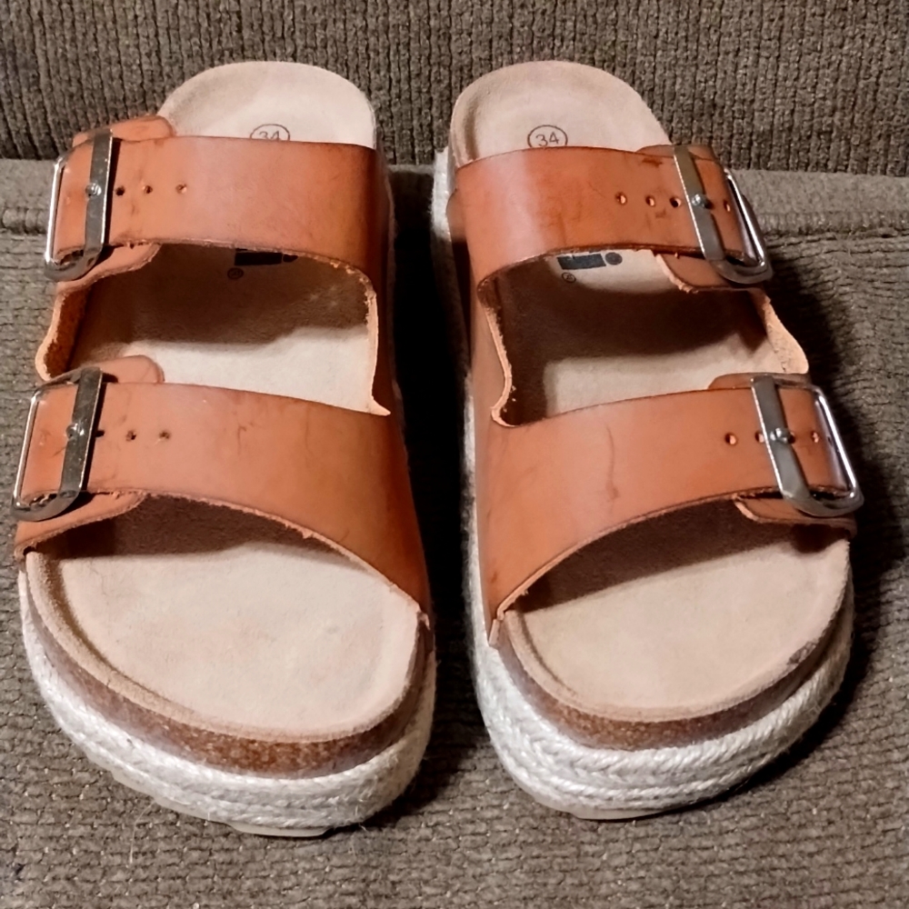 XTI Girl Sandals, size 34,Tan